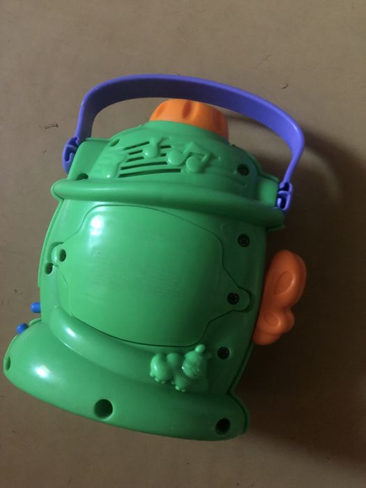 Іграшки музикальні,повчальні.