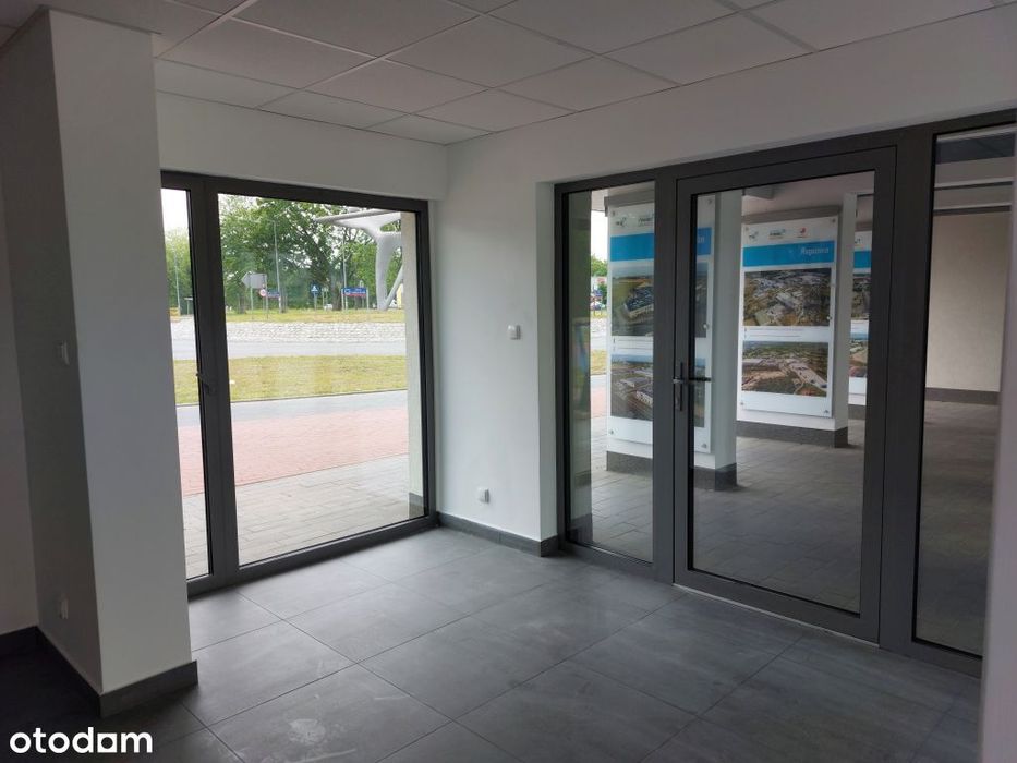 Lokal na wynajem z witryną na parterze