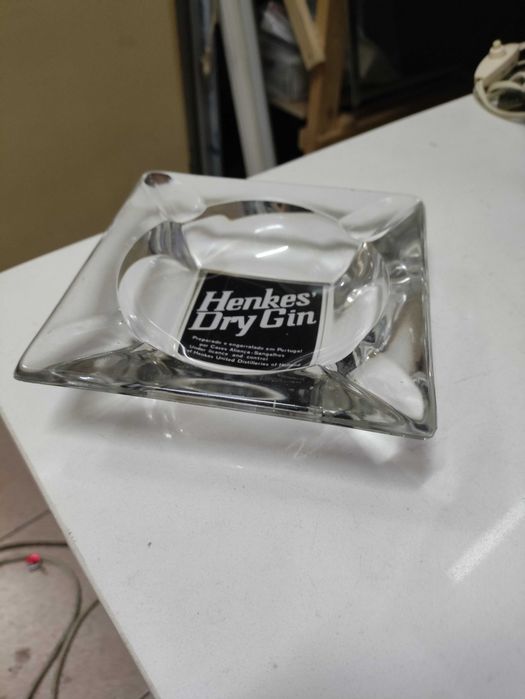 Cinzeiro Vintage henkes dry gin das caves aliança