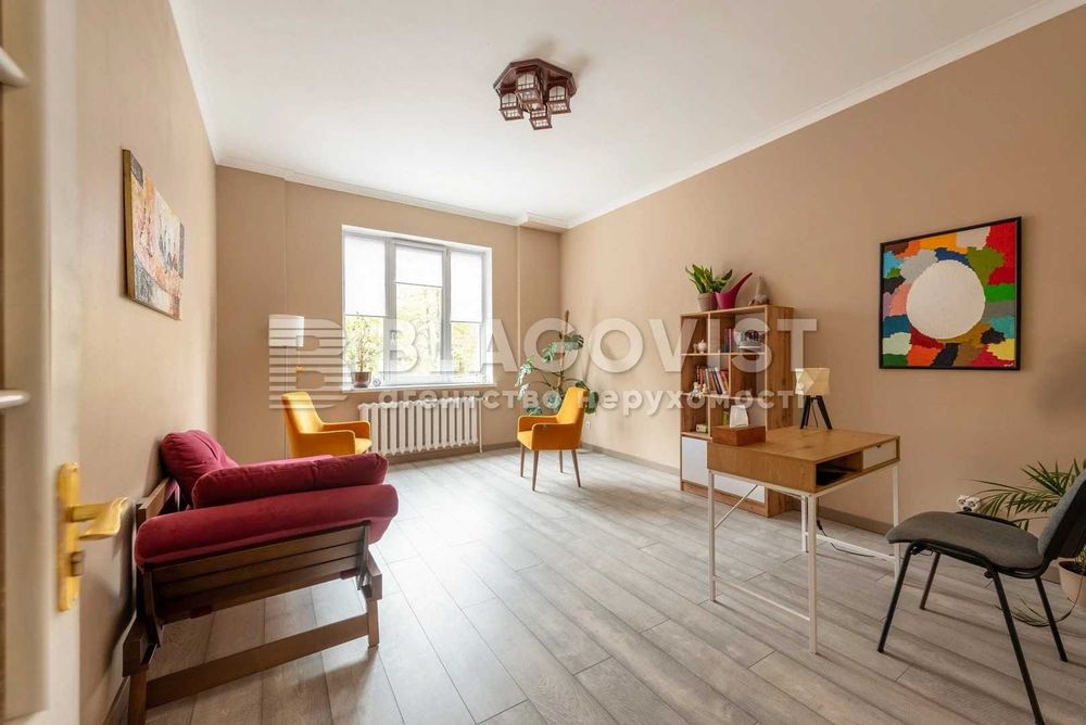 117м2 3 к квартира Князів Острозських Мирного Гусовського Резницька