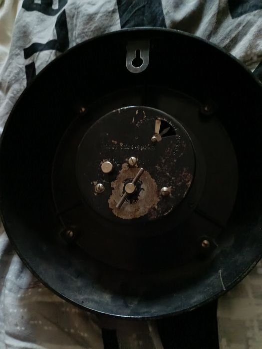 Часы нерабочие на ремонт