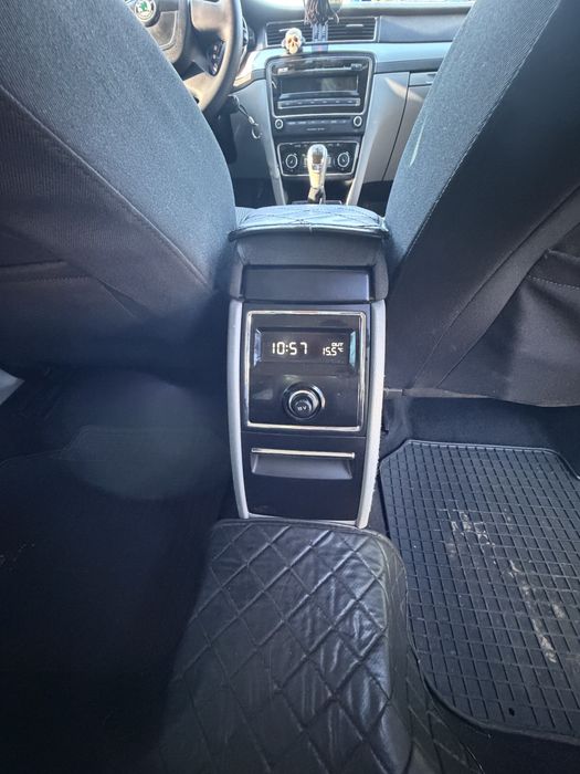 продаж авто Škoda SuperB