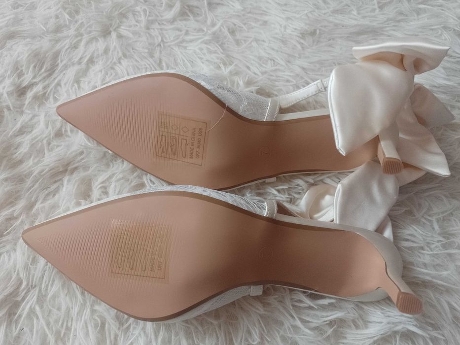 (40) Glamorous/ Koronkowe czółenka z odkrytą piętą z Londynu, NOWE