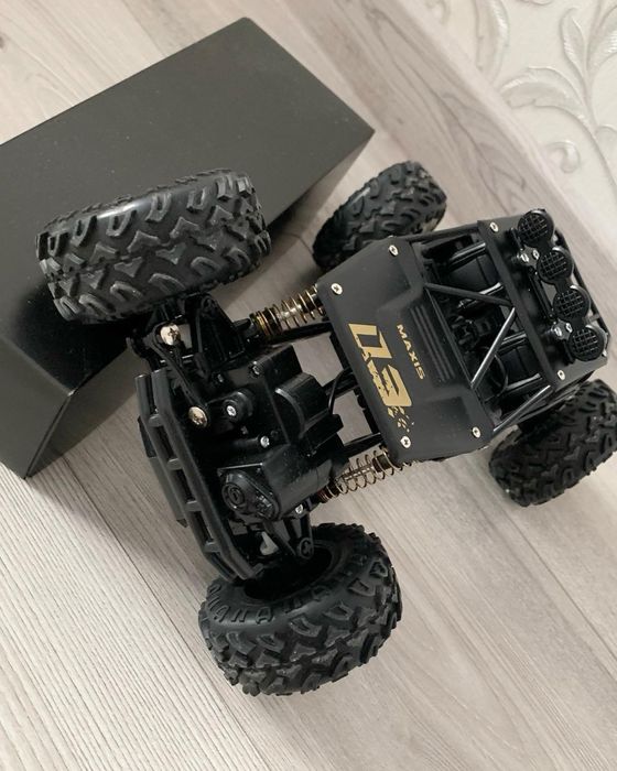 Машинка на радіокеруванні пульте управления радиоуправлении