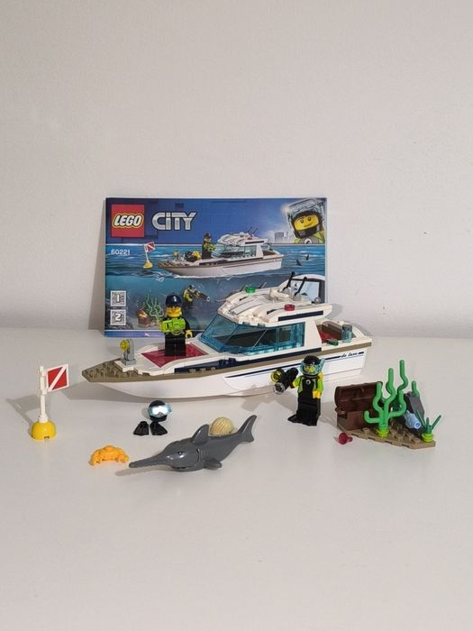 Lego city 60221 Iate de mergulho 5 anos