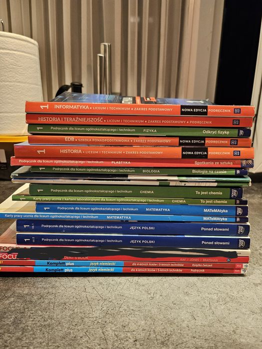 Podręczniki oraz ćwiczenia do 1 klasy LO i technikum