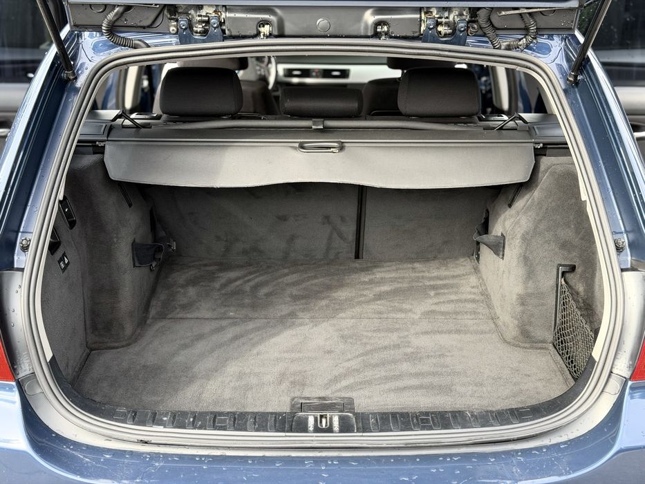 BMW 3 Series 320i