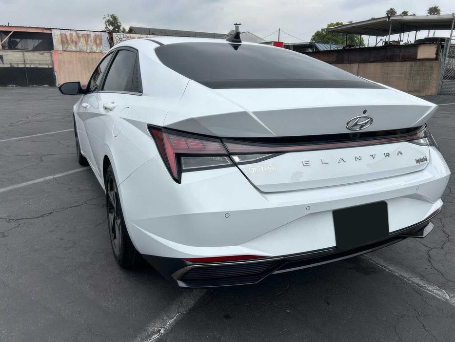 Hyundai Elantra Hyb Limited      2019