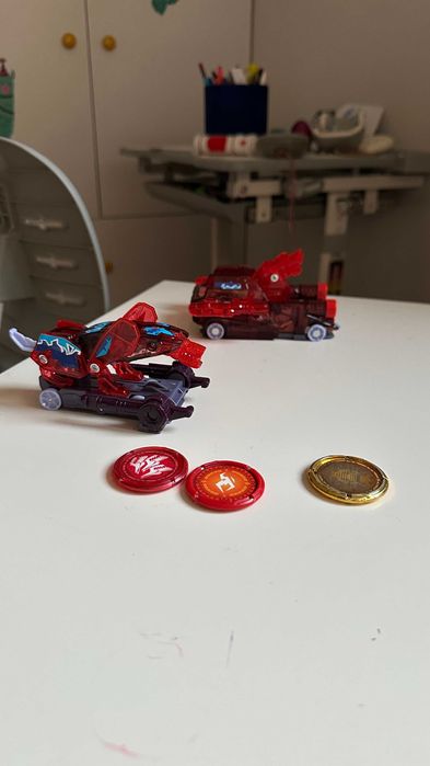 Samochodziki-transformery Screechers Wild