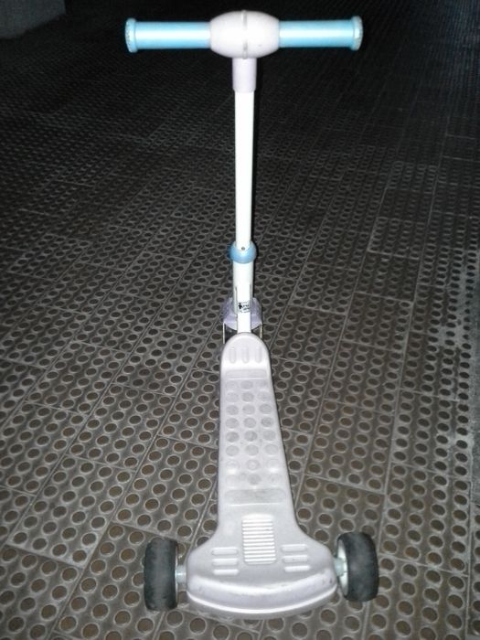 Trotineta 3 rodas.