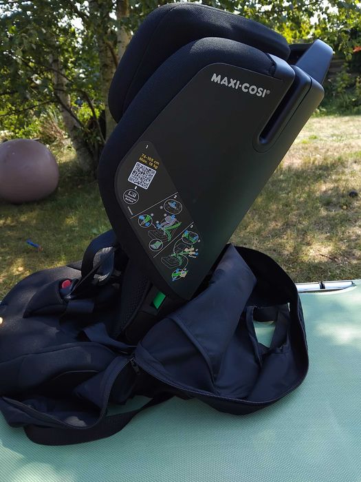fotelik samochodowy Maxi Cosi Nomad Plus  i-Size przenośny w torbie podróżnej