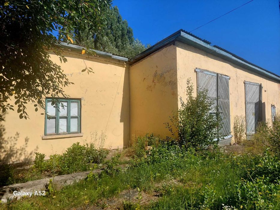 Багатофункціональний майновий комплекс / АТП 1138 м² (смт Глибока)