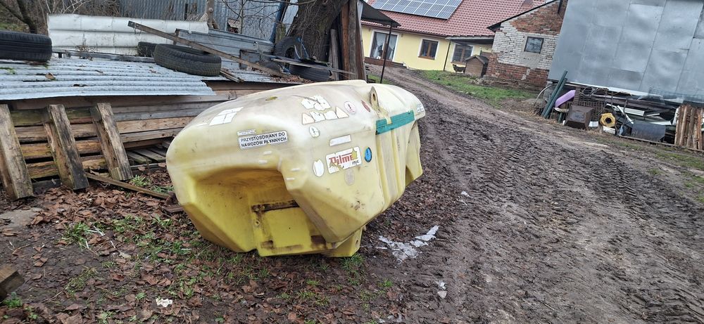 Zbiornik opryskiwacz pilmet