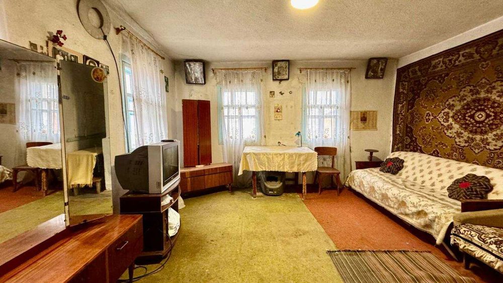 Продам будинок з великою ділянкою в Слободі Дашковецька