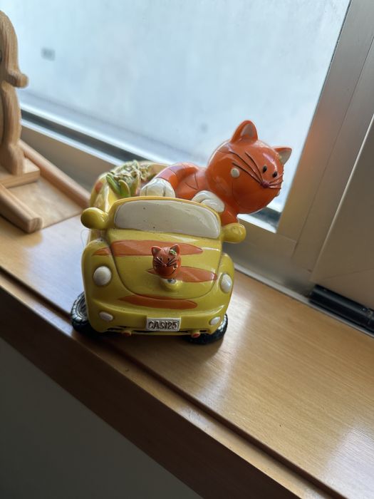 Mealheiro carro com gato decoração
