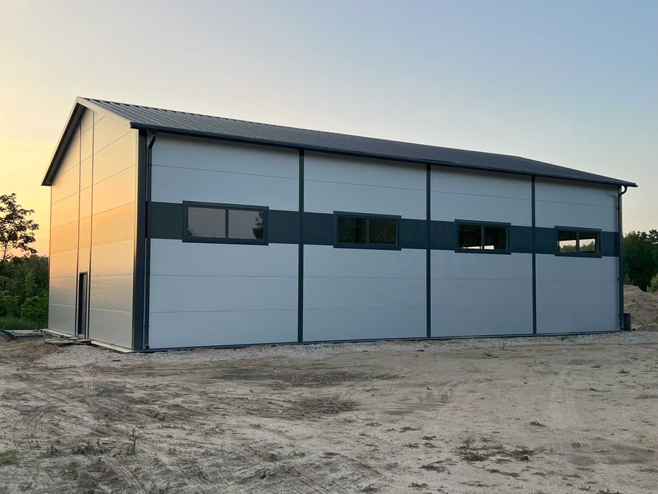 Hala stalowa z płyty warstwowej, ocieplana 12x20x6