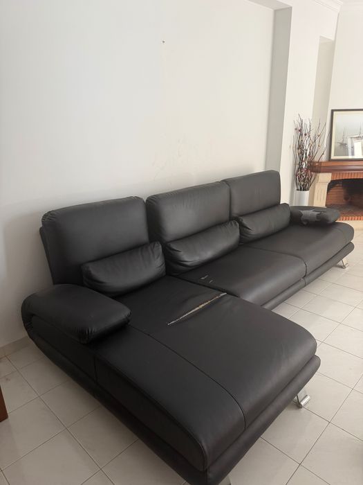 Sofá preto chaise longue