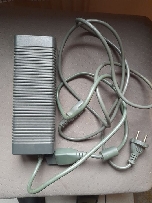 2 Pady do xbox360 plus zasilacz