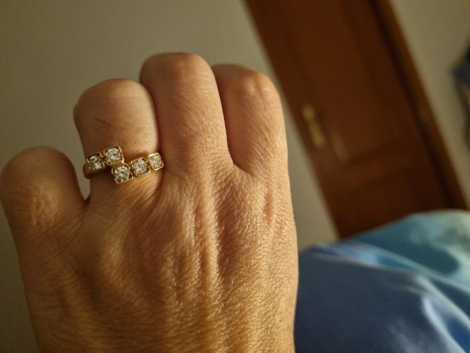 Anel de diamantes com talhe de brilhante