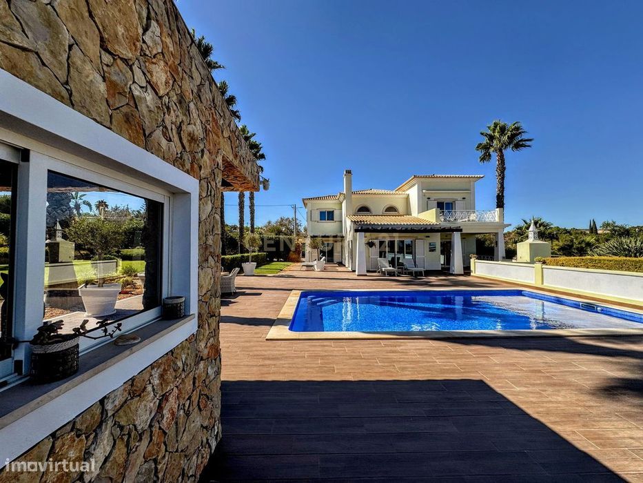 Moradia Moderna com Piscina Privada Vale de Mó (Pechão)