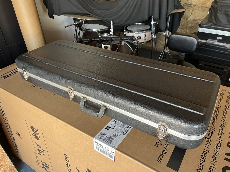 Estojo hard case para guitarra elétrica
