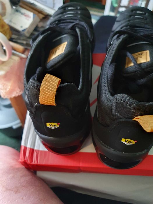 Nike air plus vapormax black gold 43