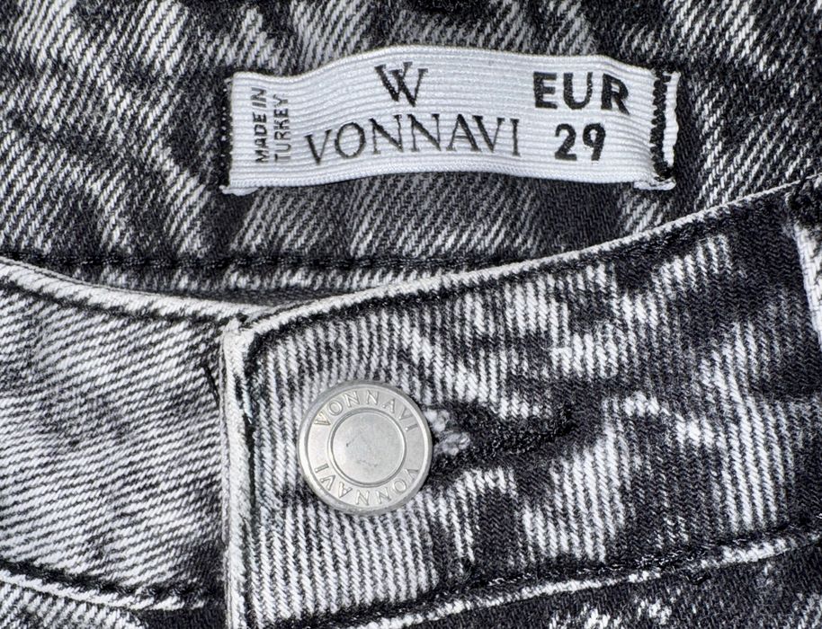 Джинсові шорти VONNAVI, EUR 29 (б/у)