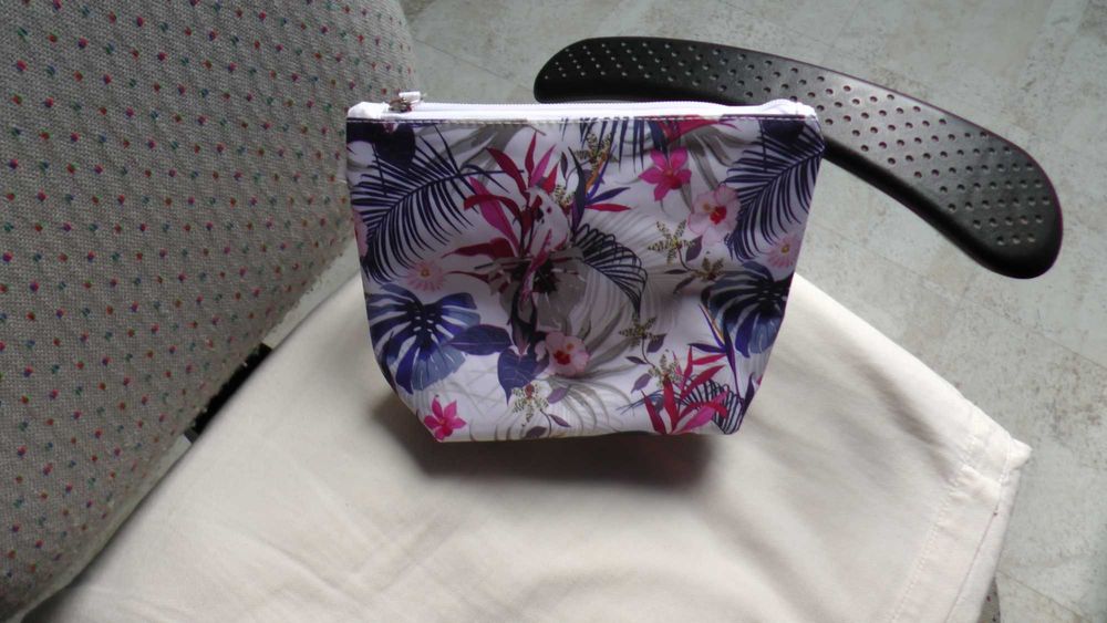 Kosmetyczka izotermiczna Yves Rocher nowa