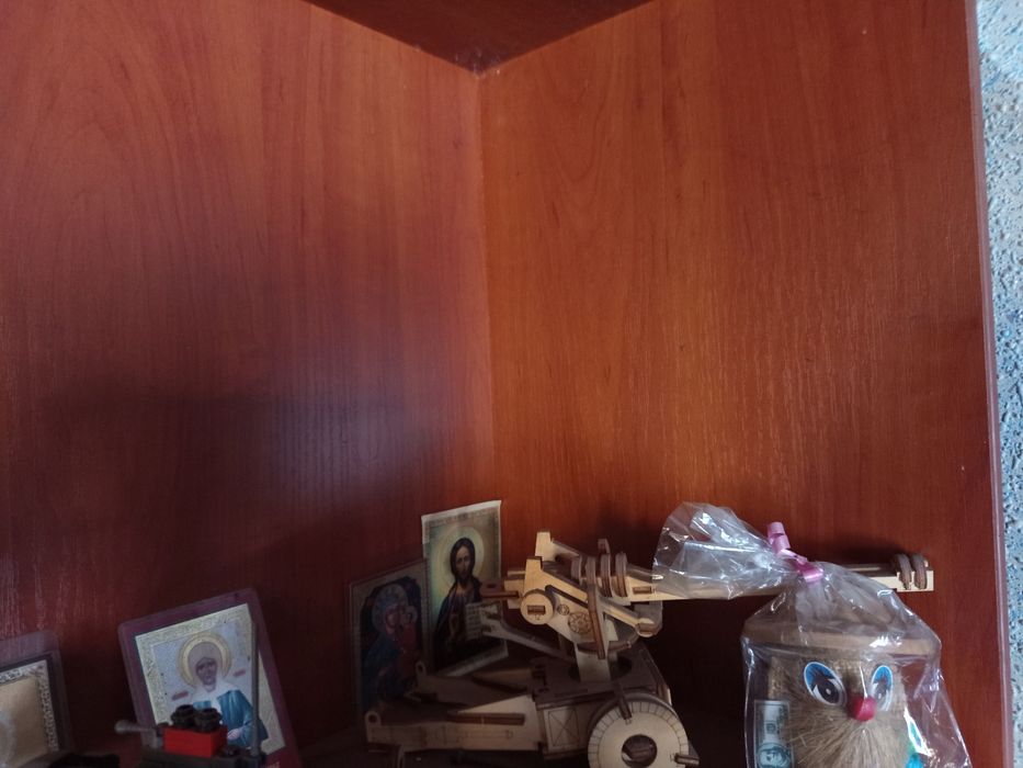 Продам игрушки подводная лодка и пушка.