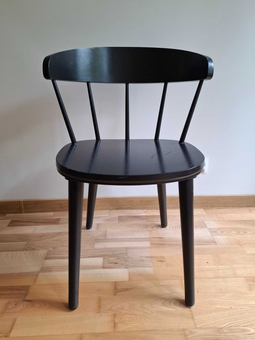 Krzesło czarne Ikea patyczak OMTÄNKSAM