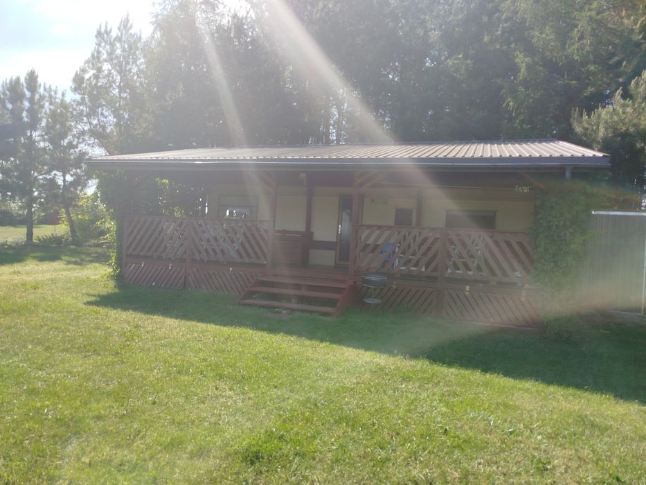 Zapraszam! Domki nad jeziorem i stawami.