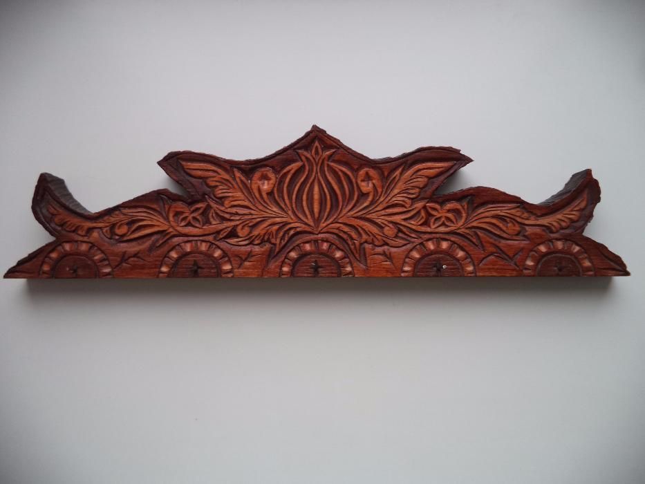 Вешалка настенная декоративная, ручной работы.