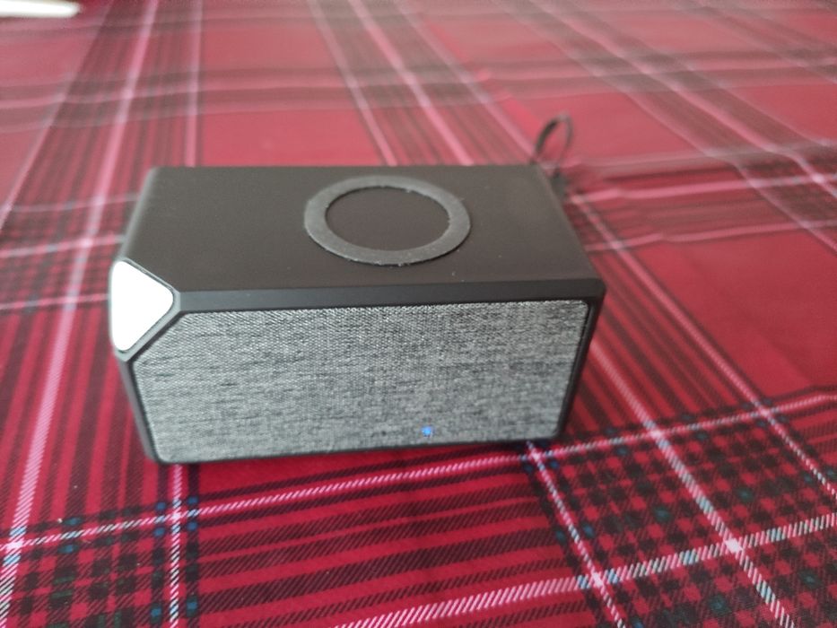 Coluna Bluetooth INTEL c/ carregamento do Tlm por  wireless