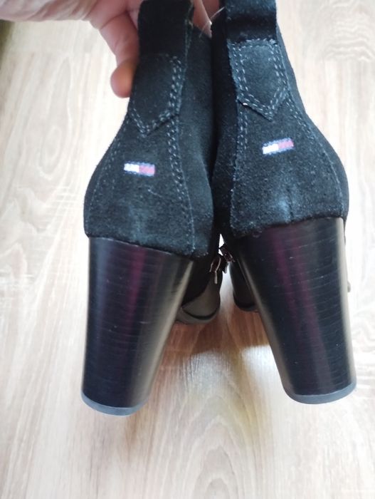 Skórzane botki damskie Tommy Hilfiger rozm 41