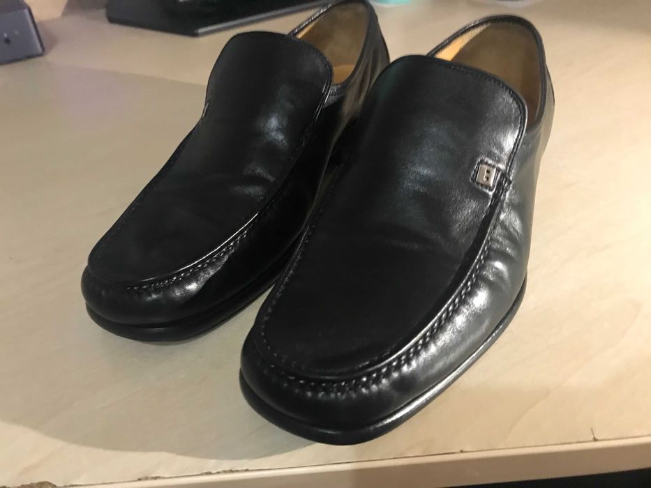 Чоловічі туфлі від Bally та Samuel Windsor