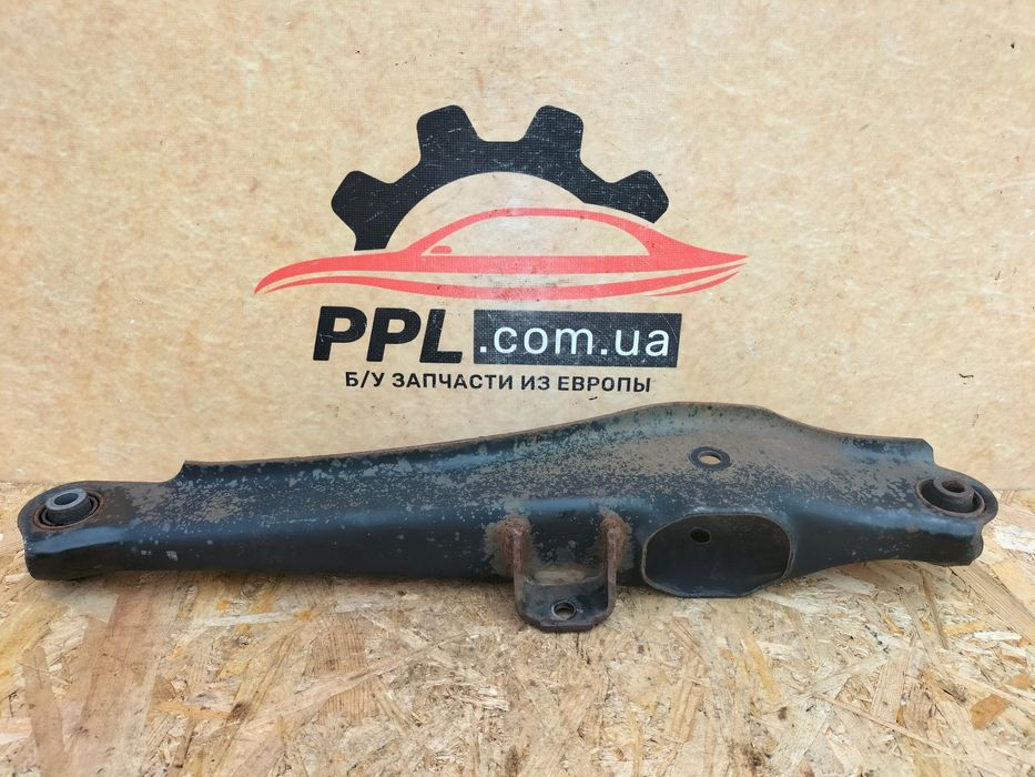 Mitsubishi Eclipse Cross 17- рычаг задний нижний правый / левый