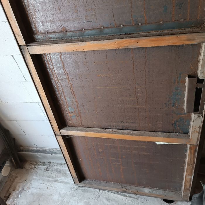 Двері металеві бу