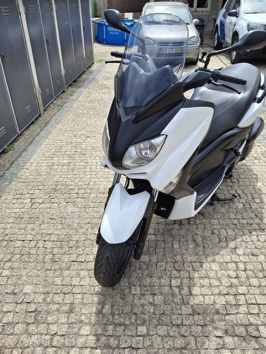 Scooter X-MAX 125