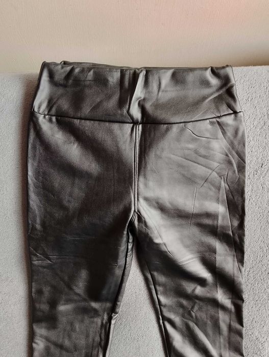 Skórzane legginsy damskie.