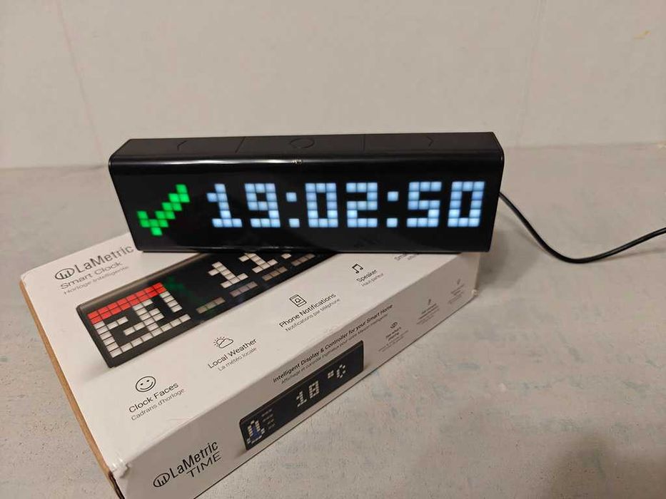 LaMetric Time смарт часы