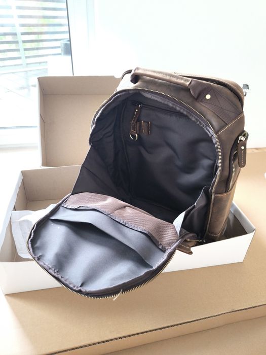 Vendo mochila em couro, vintage, nova