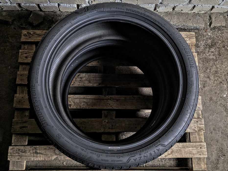 Пара 245/40r21 Bridgestone | 7mm | 2025 | Преміум літні шини | Ідеальний стан, без пошкоджень, без ремонтів, без дефектів | Тільки з Німеччини