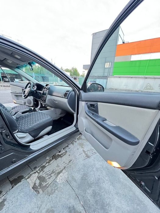 Продам машину kia