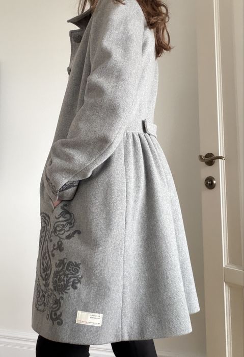 Вовняне пальто в етно стилі