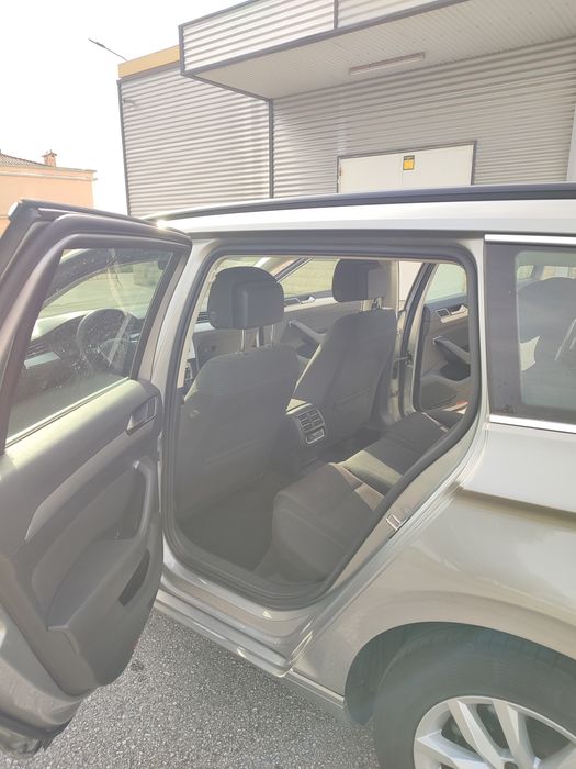 VW Passat 2.0TDI 150CV - c/Financiamento COMO NOVA  / NACIONAL