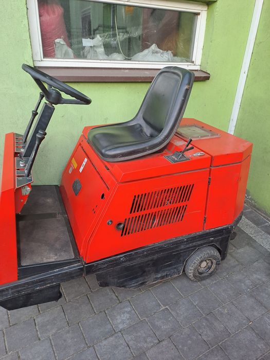 Zamiatarka spalinowa Hako