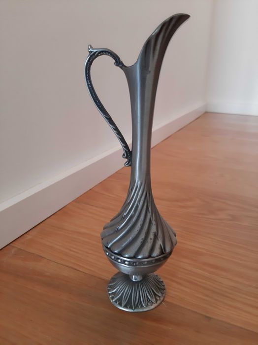 Diversas peças em estanho