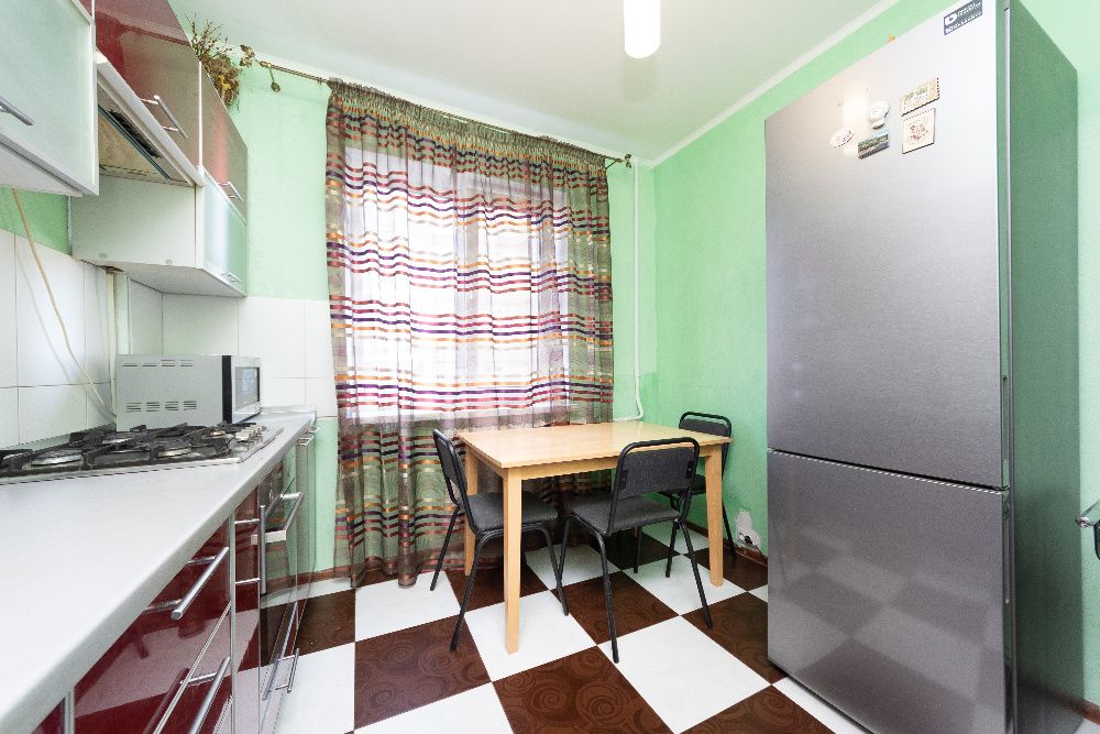 2к.посуточно,почасово ,метро Левобережная 5 минут ходьбы