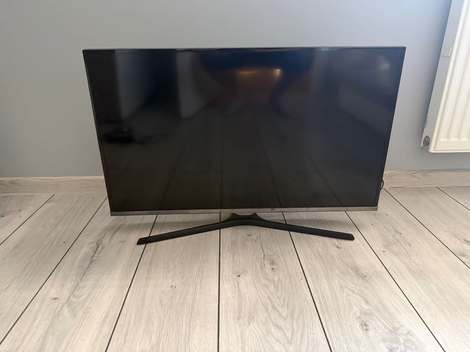 Telewizor Samsung 32 cale ledowy sprawny z pilotem