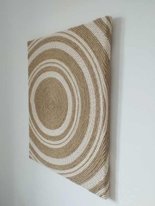 Quadro com cordas de juta e algodão
